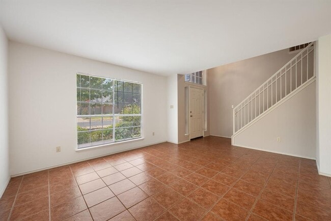 Photo - 1901 Lobelia Dr