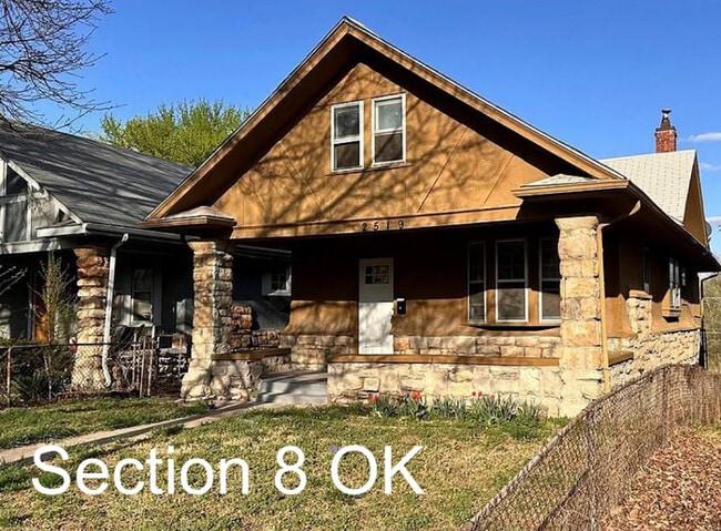 Building Photo - Huge Bonus Room, Vouchers Accepted Rental