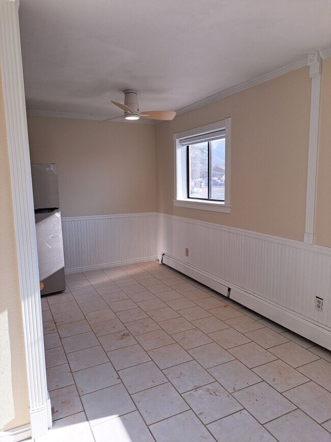 Newly remodeled Springville 2 Bedroom Condo! House Rental in