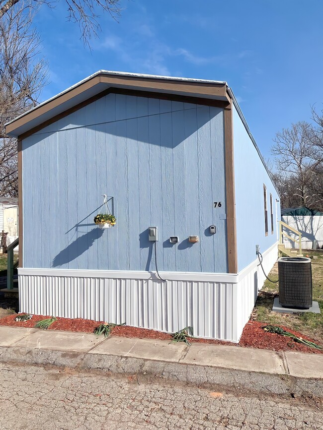 Photo - 110 N Michigan St