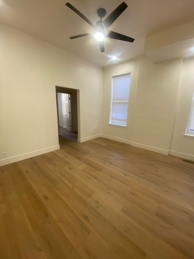 Photo - 3030 Chippewa St