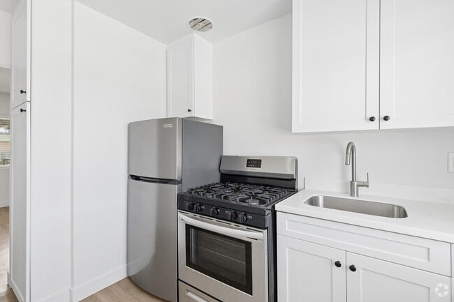 Studio - 450SF - Kitchen