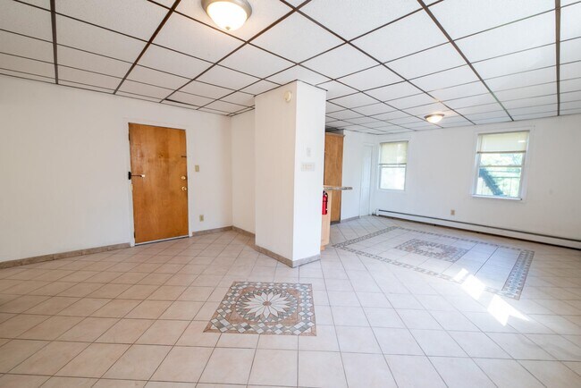 Photo - 5814 Newkirk Ave Unit 2