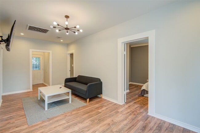 Photo - 2712 Link Rd