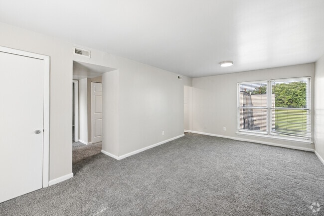 1BR, 1BA - 850SF - Living Room - Stone Ridge Apartments