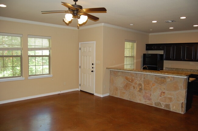 Photo - 3187 Cain Rd