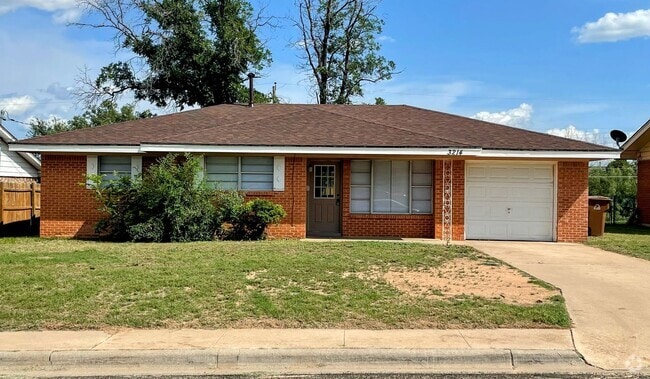 Building Photo - Charming 3-Bedroom Retreat with Modern Com... Rental
