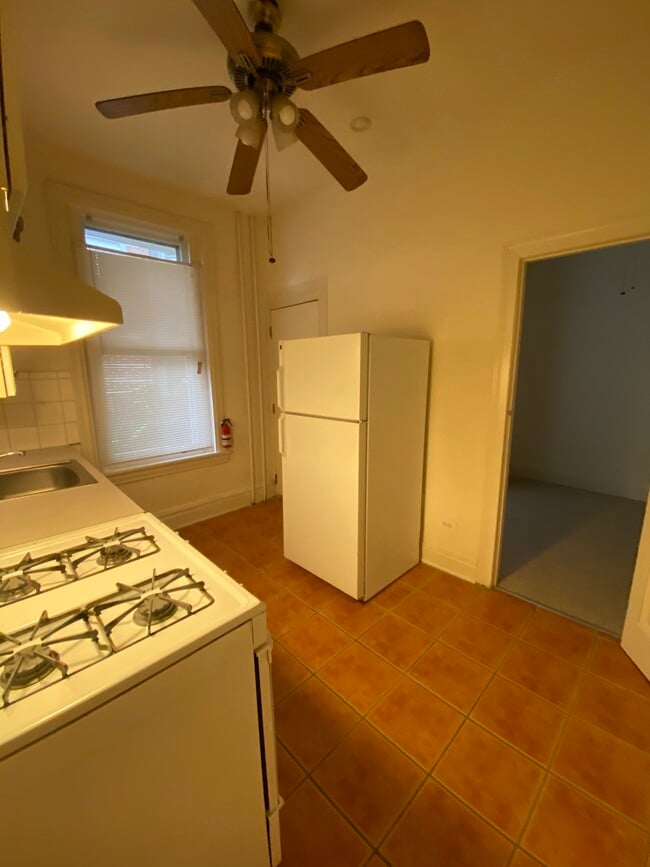 Photo - 809 N Van Buren St Unidad 1A