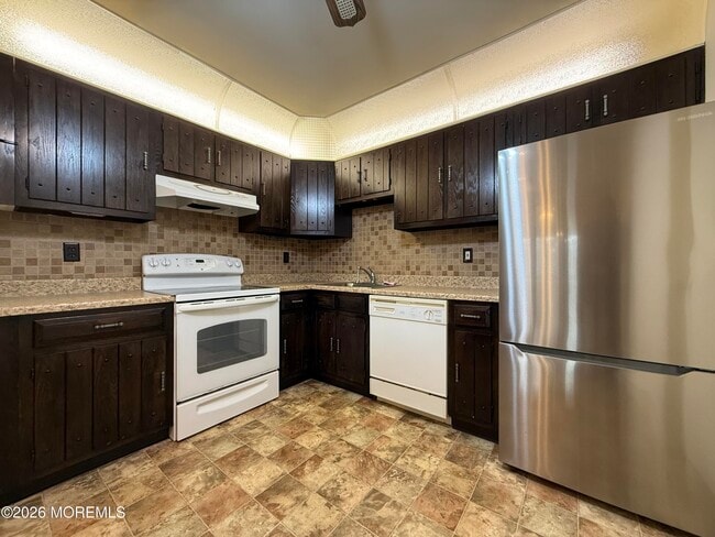 Photo - 115 Amberly Dr