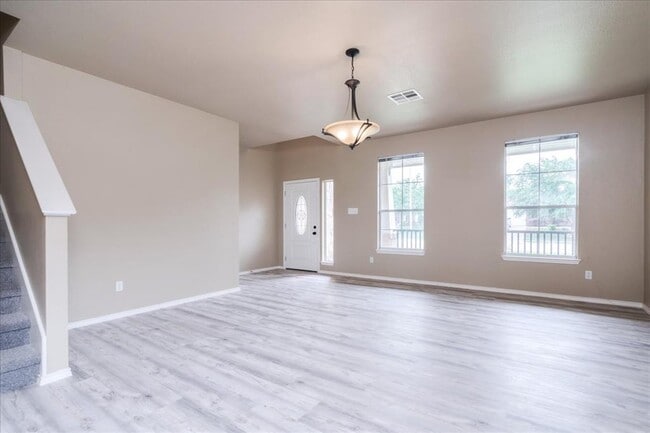 Photo - 1501 Sweet Leaf Ln