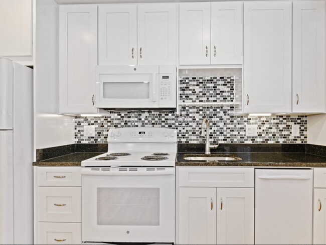 Photo - 535 16th St NE Unit #3