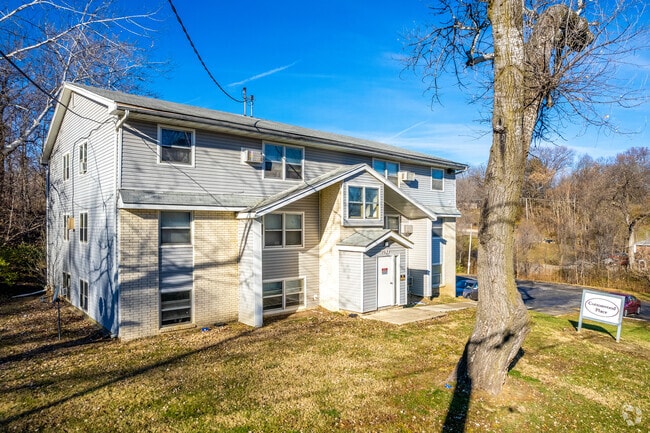 Cottonwood Apartments - Cottonwood Apartments