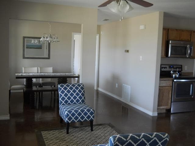Photo - 1009 FM1750