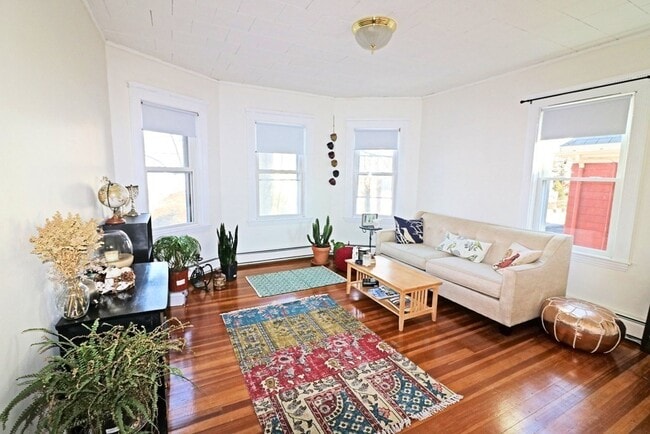 Building Photo - 100 Quincy Ave Unit 4