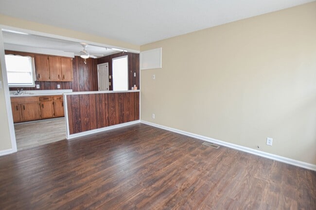 Photo - Pet Friendly Three Bedroom!