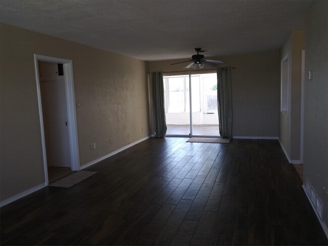 Photo - 32 Oakview Cir