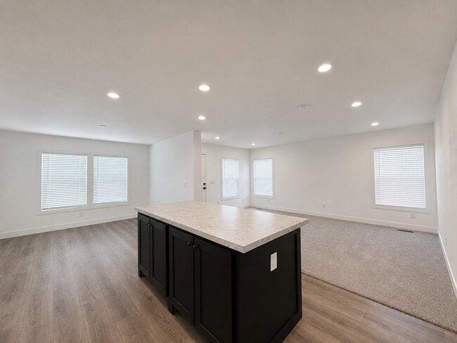 Photo - 2060 N Center St