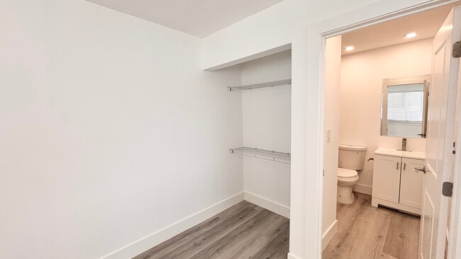 Photo - 721 N 68th Ter