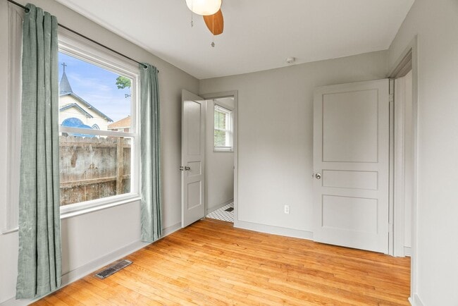 Photo - 1724 W 19th St