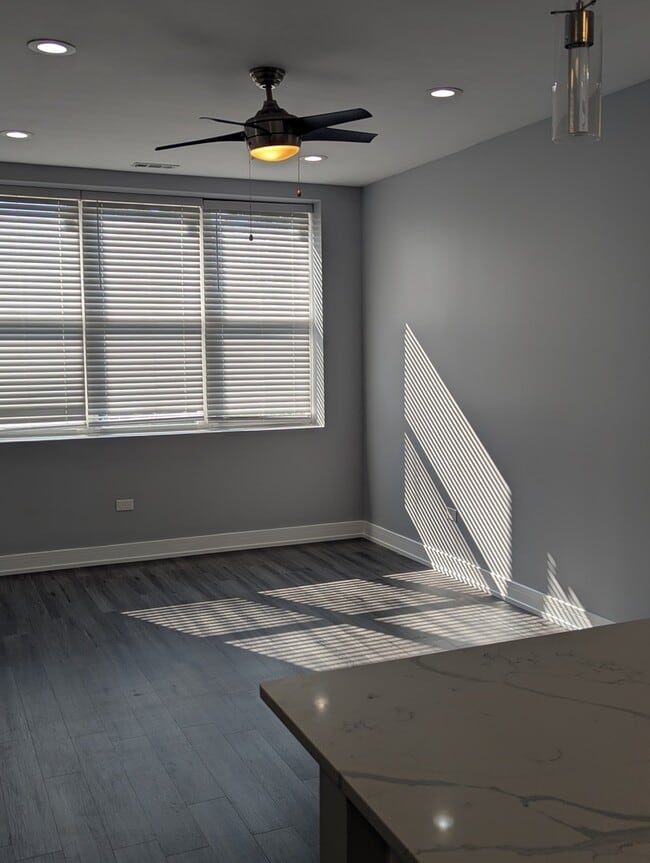 Photo - 3925 S Indiana Ave