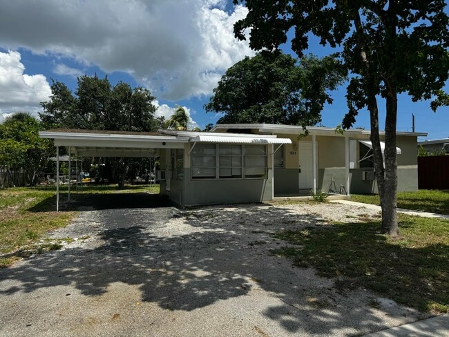 Photo - 1681 NE 51st Ct