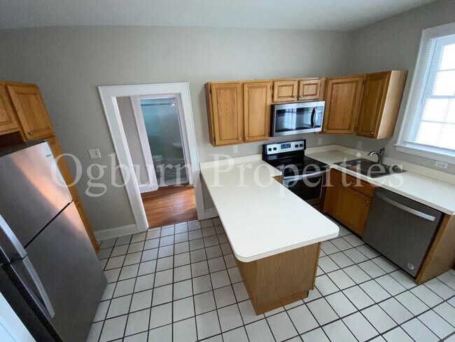 Photo - 664 N Spring St Unidad #3