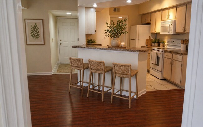 Photo - Gorgeous 2/2 Wood Floors Condo For Rent @ The Crest close to UCF and Valencia. Unit 1023