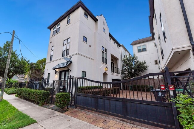 Photo - 1406 Hickory St