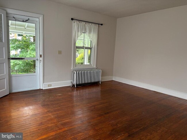 Photo - 132 Plant Ave
