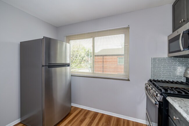 Photo - Russell Park Apartments