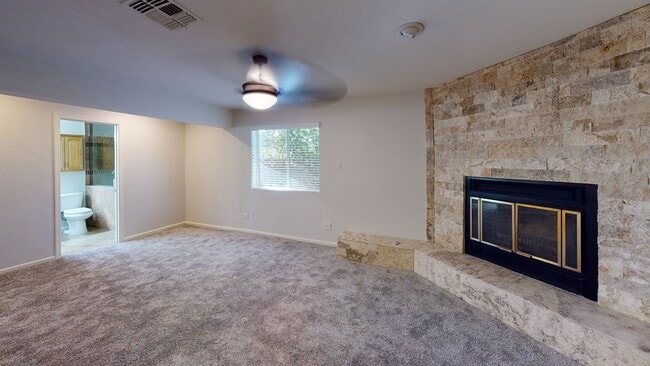 1206 E Redfield Rd