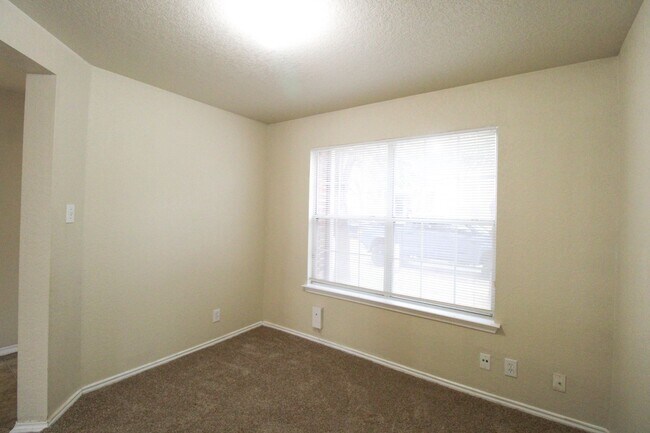 Photo - 16122 Branching Oaks