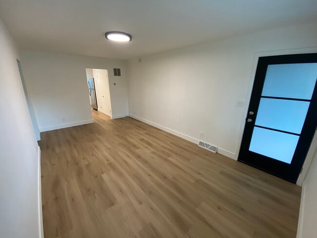 living rm of front door - 1108 Constitution Ave