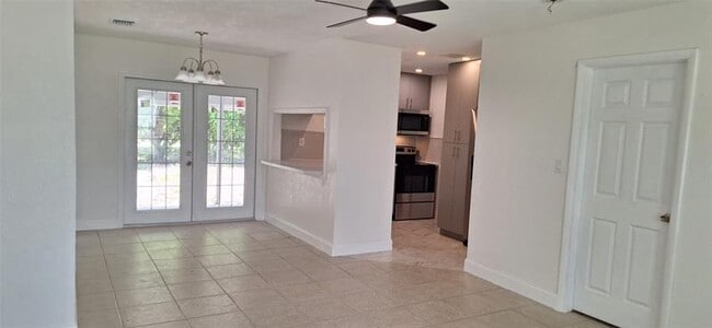 Building Photo - 1150 NW 23rd Ave Rental