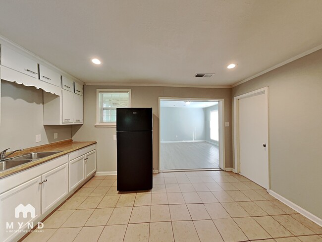 Photo - 2611 Lake Harbin Rd
