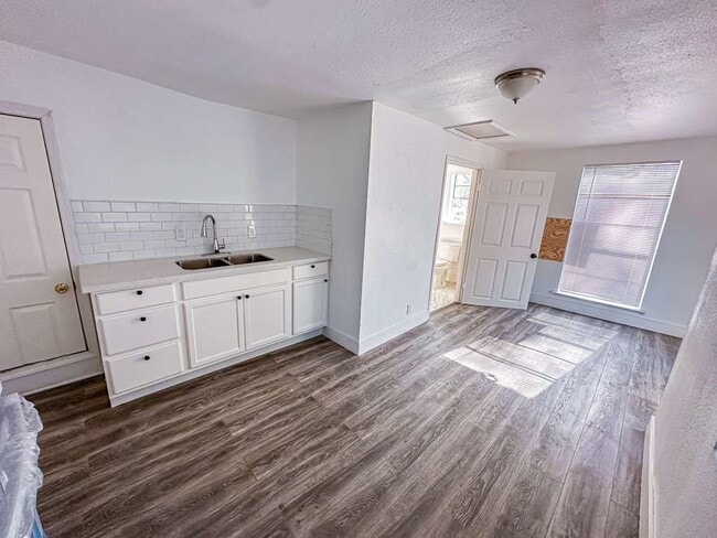 Photo - 2555 Pierce St