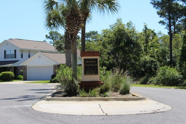 Photo - 4 Bedroom in Waterfront Subdivision!