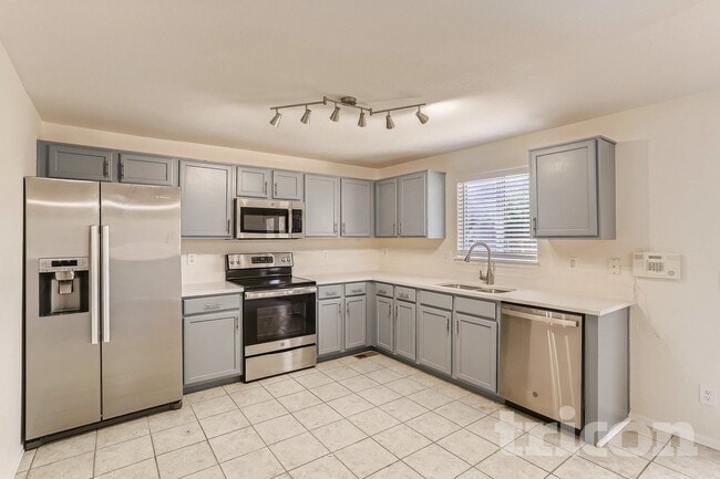 Photo - 5305 S Valdai St