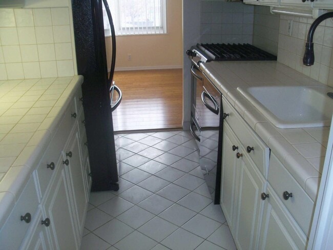 Photo - 225 St Pauls Ave Unit 2D