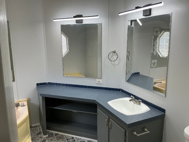 Photo - 1081 Clara Ln