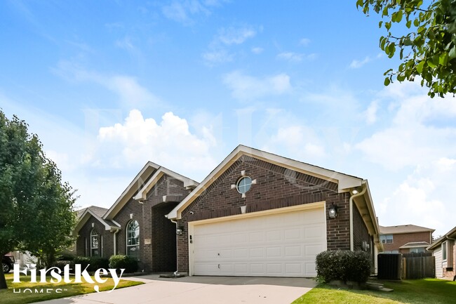 Photo - 403 Canadian Trail