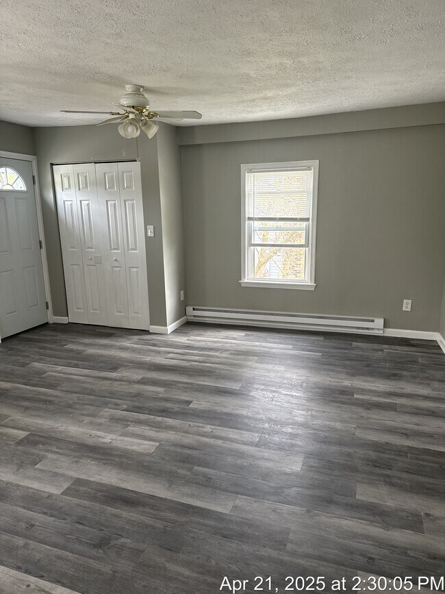 Photo - 463 Carvel Beach Rd