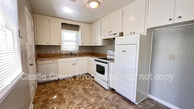 Photo - 1104 Hickory Ln