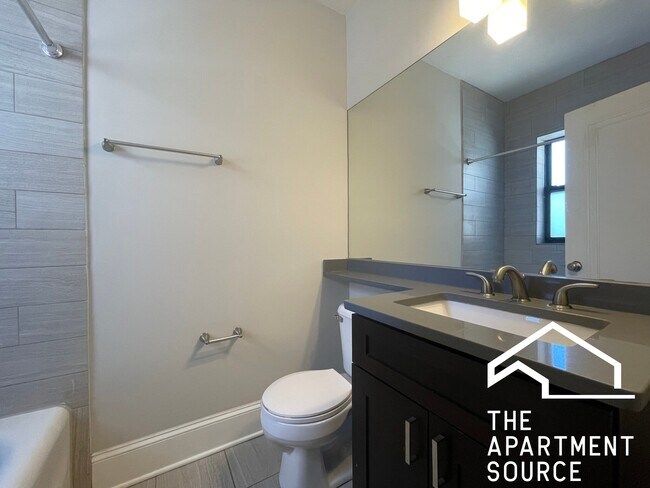 Photo - 2317 N Rockwell St Unit 2