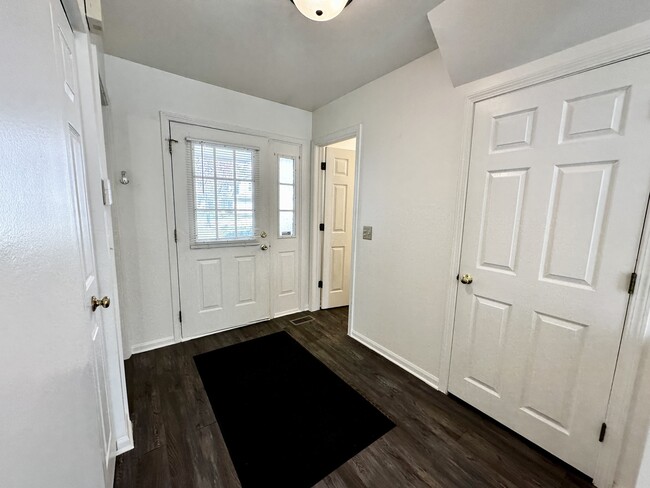 Photo - 801 N Shady Oaks Dr Townhome