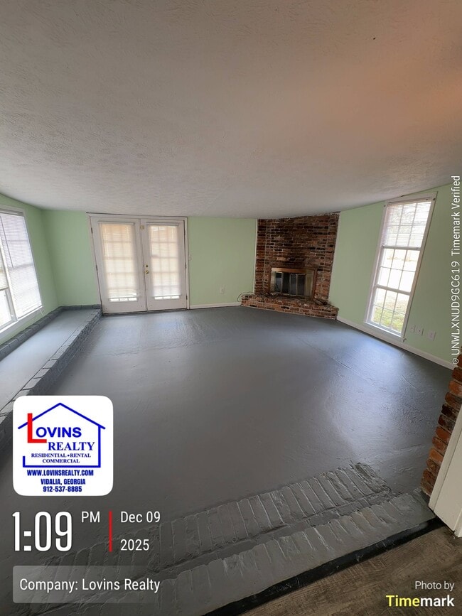 Photo - 2106 N Maple Dr