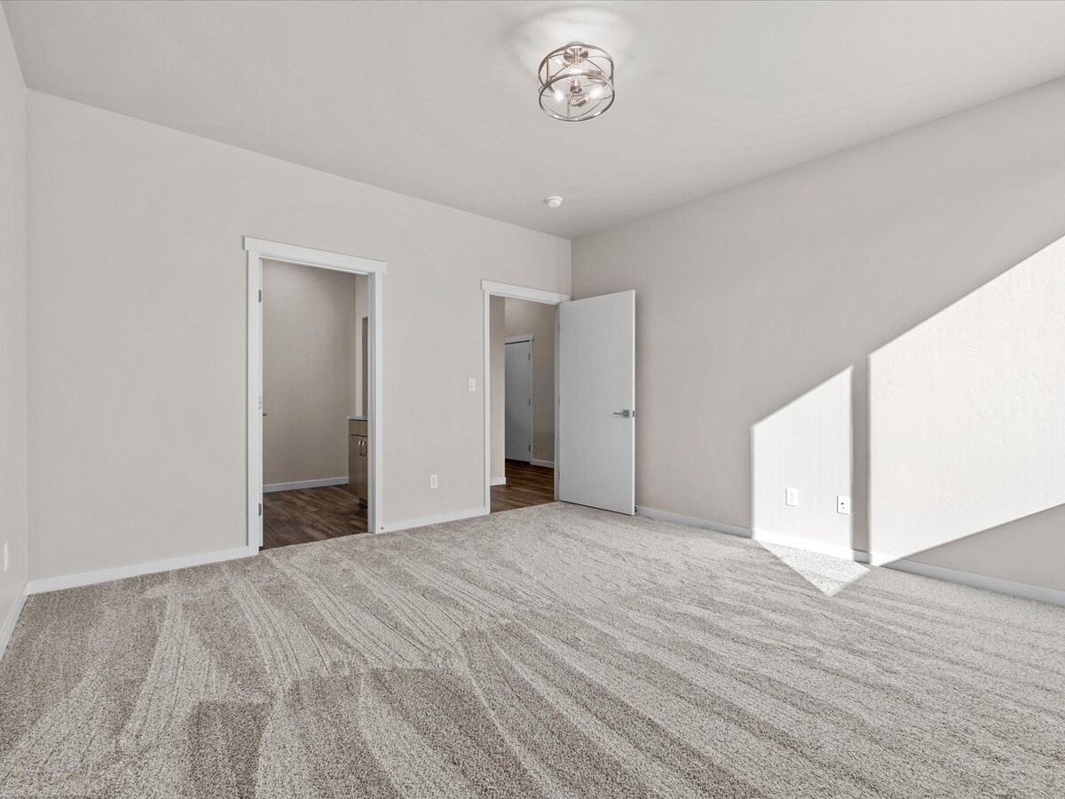 Photo - 2747 Radiant Ave