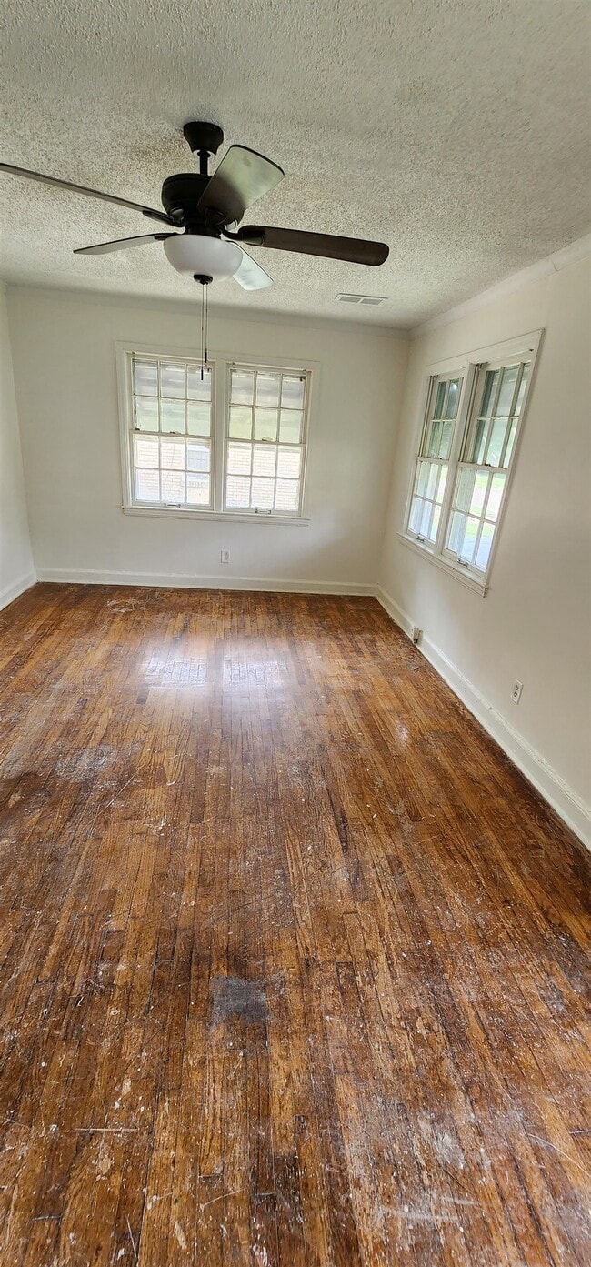 Photo - 1758 McMillan St