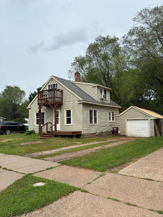 1 Bedroom, 1 Bathroom, Additional Bonus Room and Detached Garage