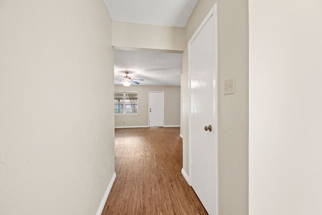 Photo - Charming 3-Bed, 2-Bath Gem in Fort Worth – Your Cozy Living Awaits!